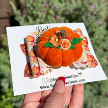 Load image into Gallery viewer, 3D Pumpkin 4” Glitter Bow